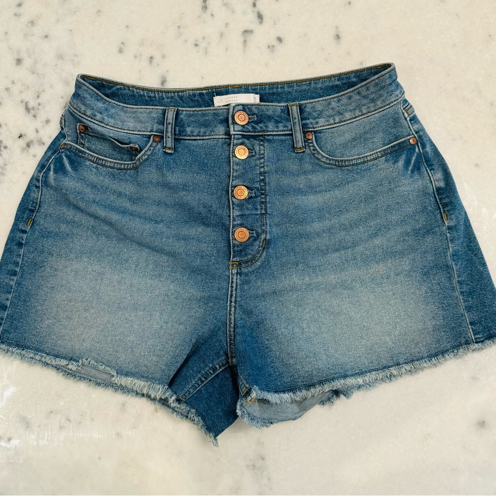 Never Worn Lauren Conrad button up short size 12